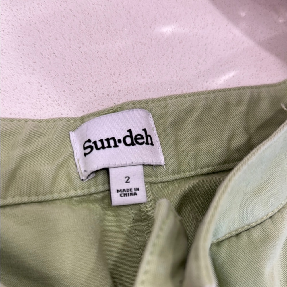 Aritzia Green Chinos Relaxed Fit Lightweight - Picture 3 of 8